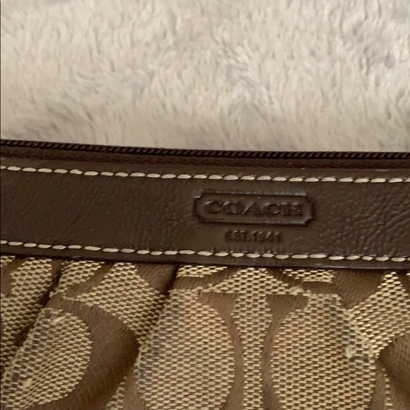 Authentic Coach wristlet - Picture 2 of 4